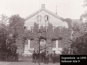 Falkoner Allé 9  Frederiksberg Sogneskole  ca.1890.jpg